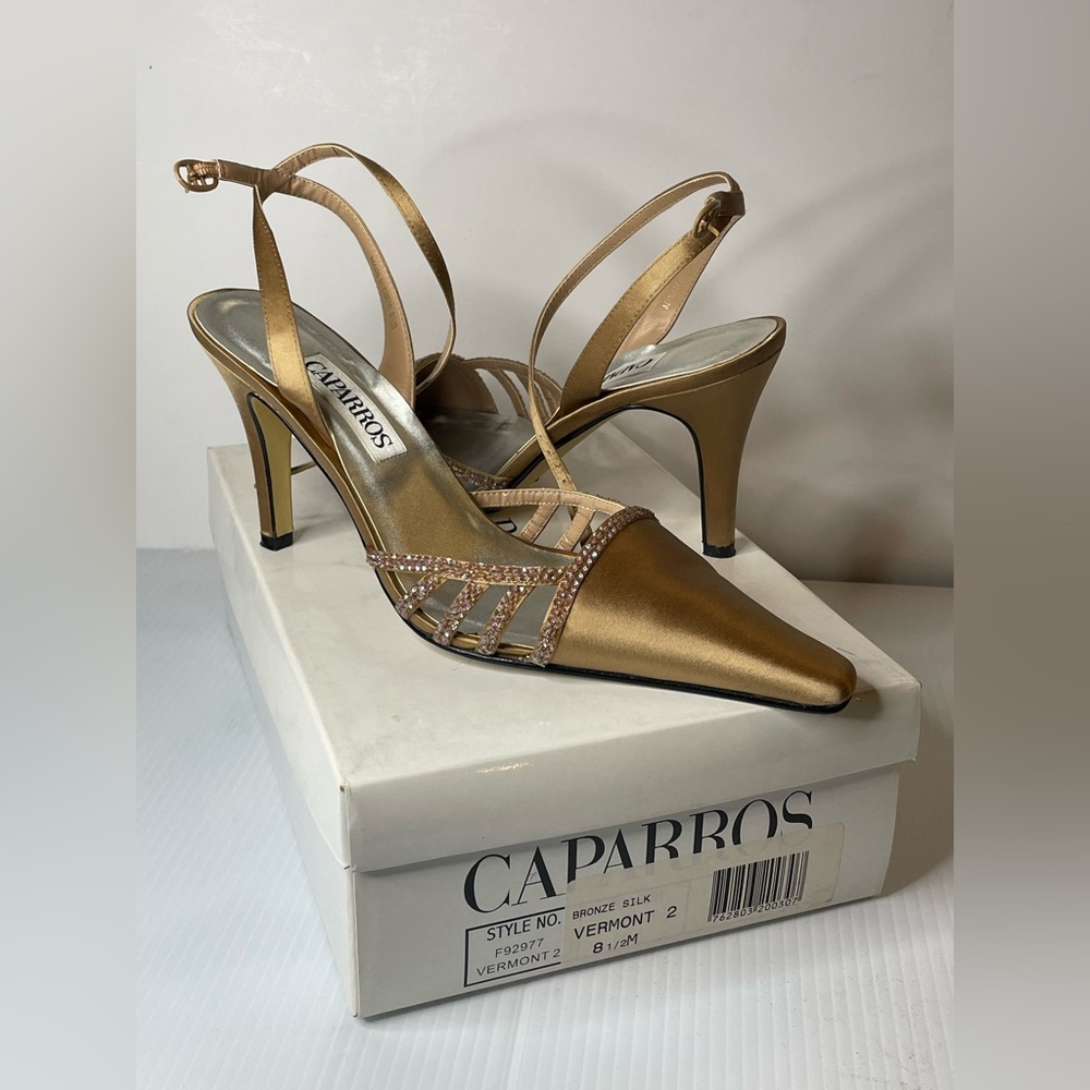 Gold sling back heels with sequined detail. Size 8 1/2. 2.5-3” heel.